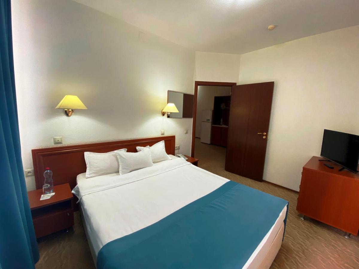 Tengri Hotel Atyrau Bagian luar foto