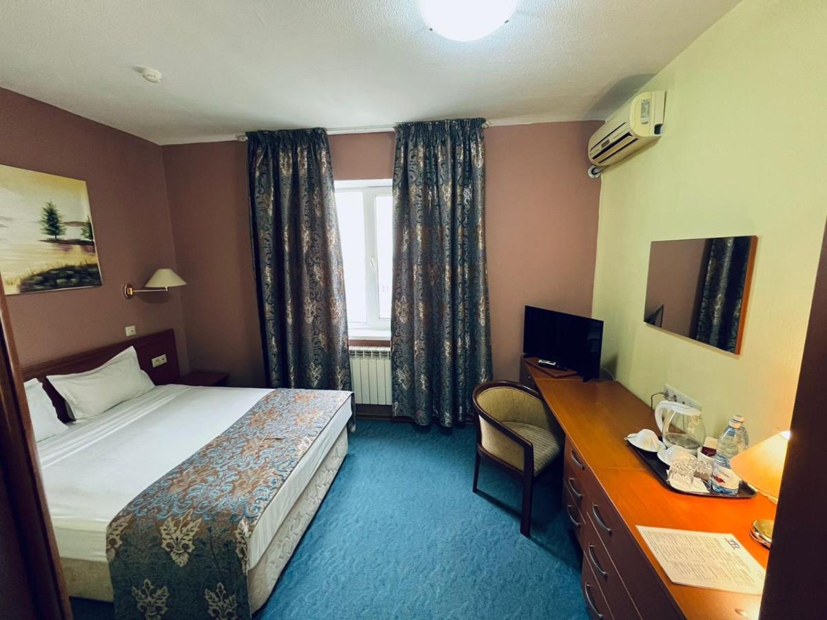 Tengri Hotel Atyrau Bagian luar foto