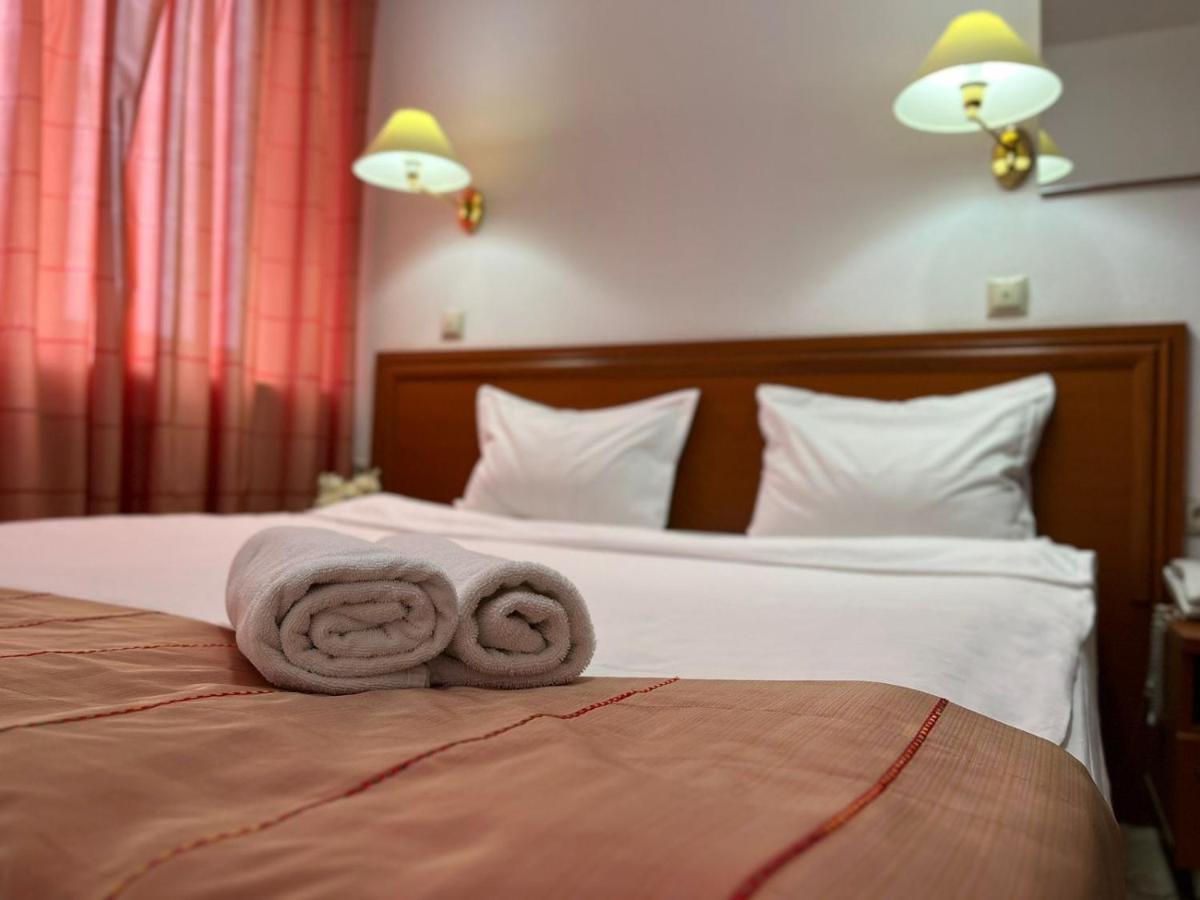 Tengri Hotel Atyrau Bagian luar foto