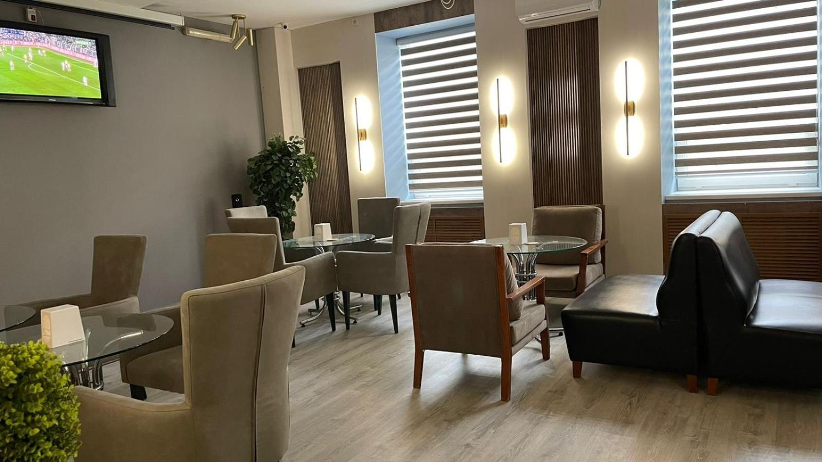 Tengri Hotel Atyrau Bagian luar foto