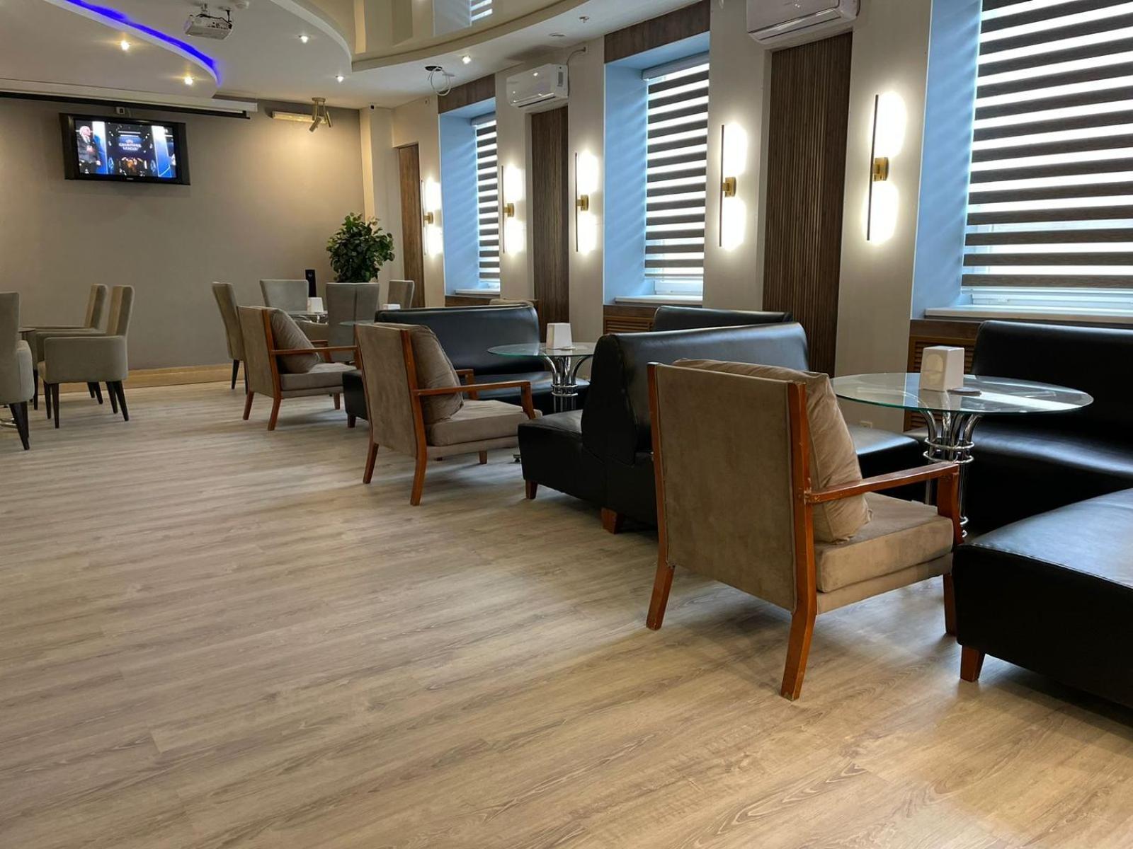 Tengri Hotel Atyrau Bagian luar foto