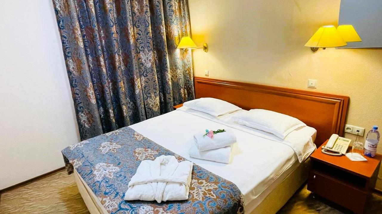 Tengri Hotel Atyrau Bagian luar foto