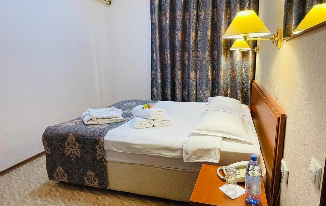Tengri Hotel Atyrau Bagian luar foto